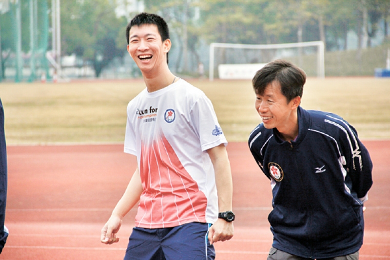 潘健侶（右）認為計劃是殘疾運動發展的里程碑；旁為「神奇小子」蘇樺偉。