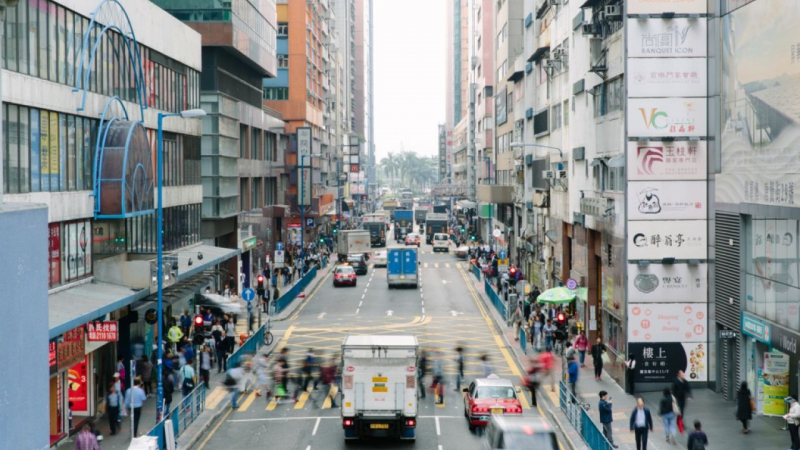 地政總署擬推全港3D行人道路網　教市民行路「有瓦遮頭」避雨