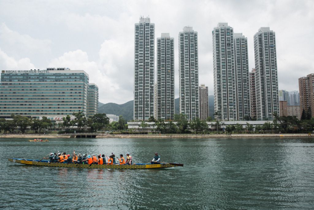 距离比赛还有几天，如何爬龙舟最好，他们说没有标准答案，只尽力做好自己