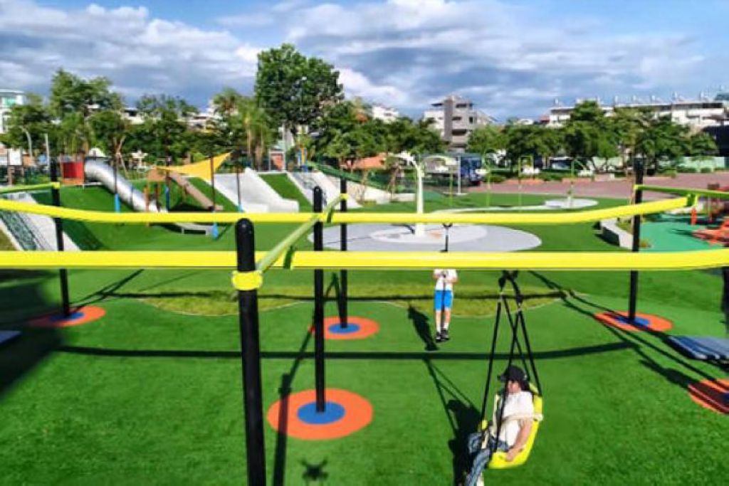 全国首座无障碍滑轨