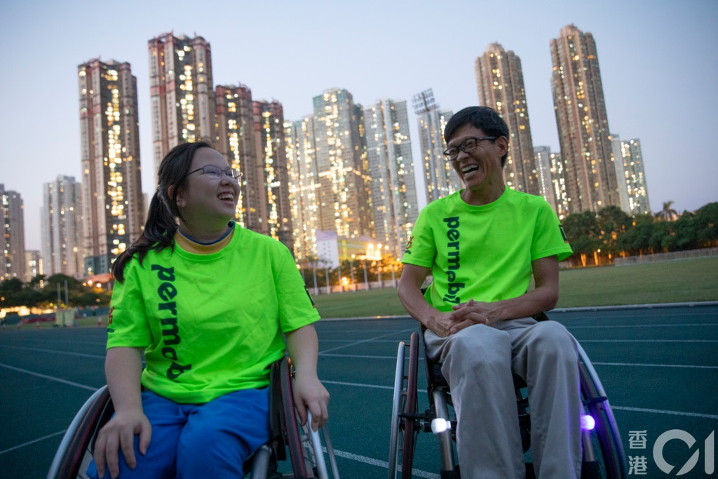輪椅跑手克服病患後遺症　靠雙手「跑」出不一樣人生