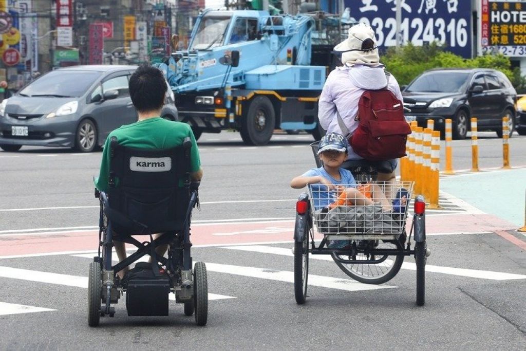 一群不再被認為需要照顧的「依賴者」，可能是一群能夠發揮所長、願意參與大小活動的「有能者」