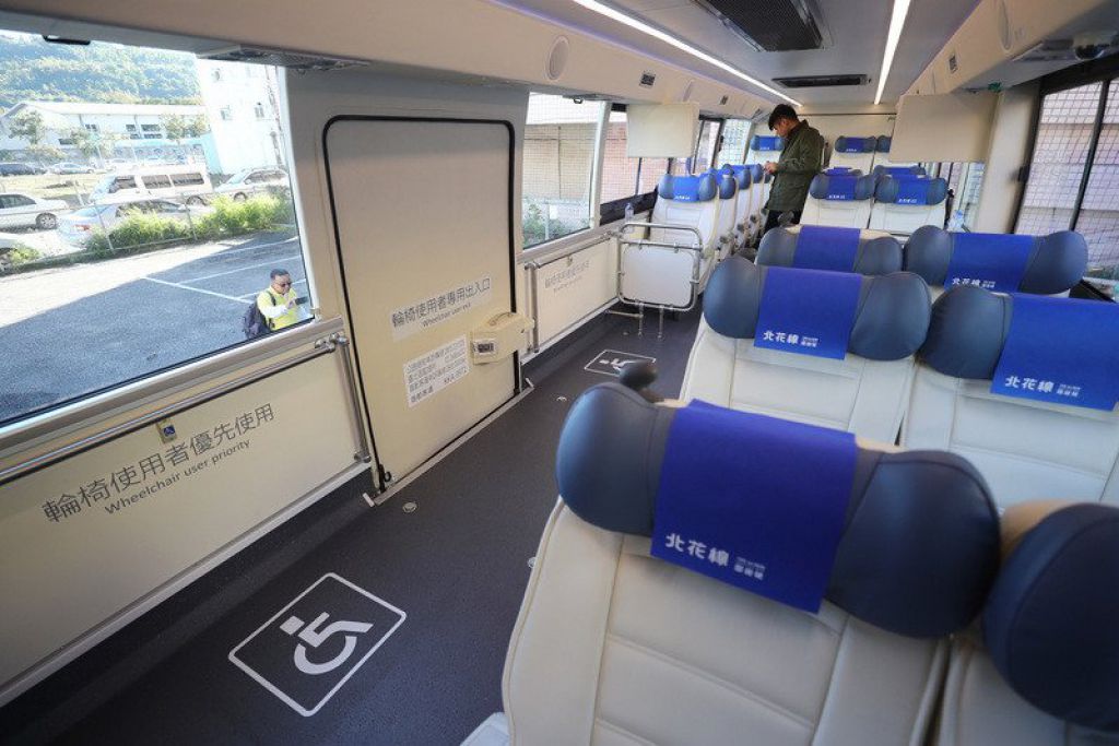 大康复巴士的车型方便轮椅族搭乘