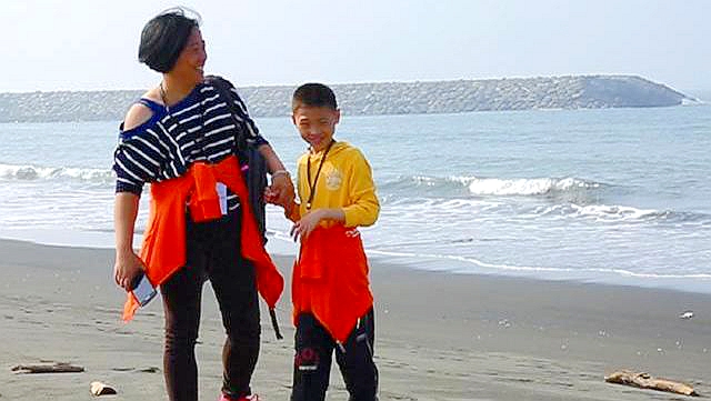 來自基層家庭，難得去旅行，大家都很珍惜相處時光。