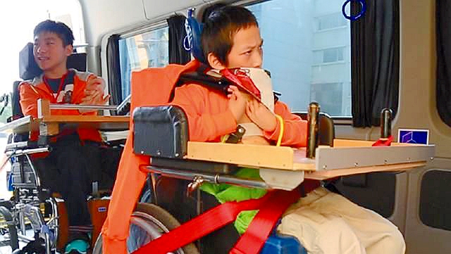 台灣有復健旅遊巴租用，方便輪椅人士旅遊。