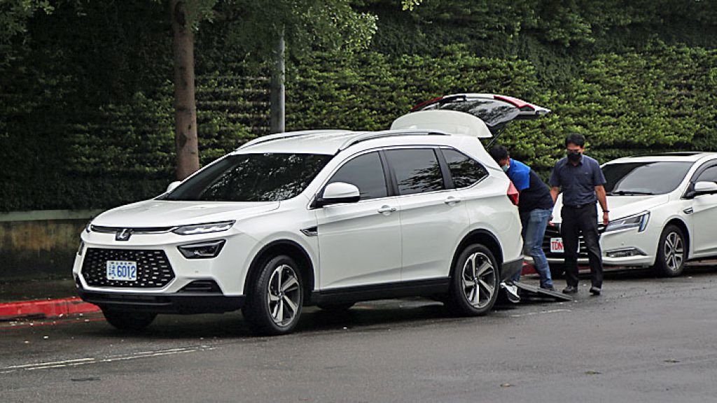 [間諜照] 7月推出，衍生新車型捕獲！Luxgen URX「多功能休旅車」將登場