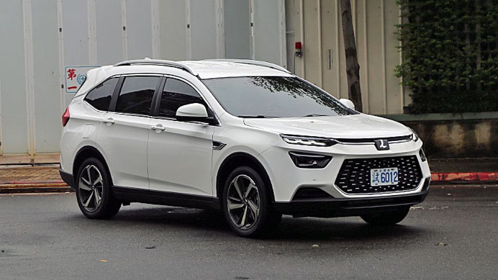 現行 Luxgen URX 採 6 車型配置，中高階配備 Luxgen ADAS