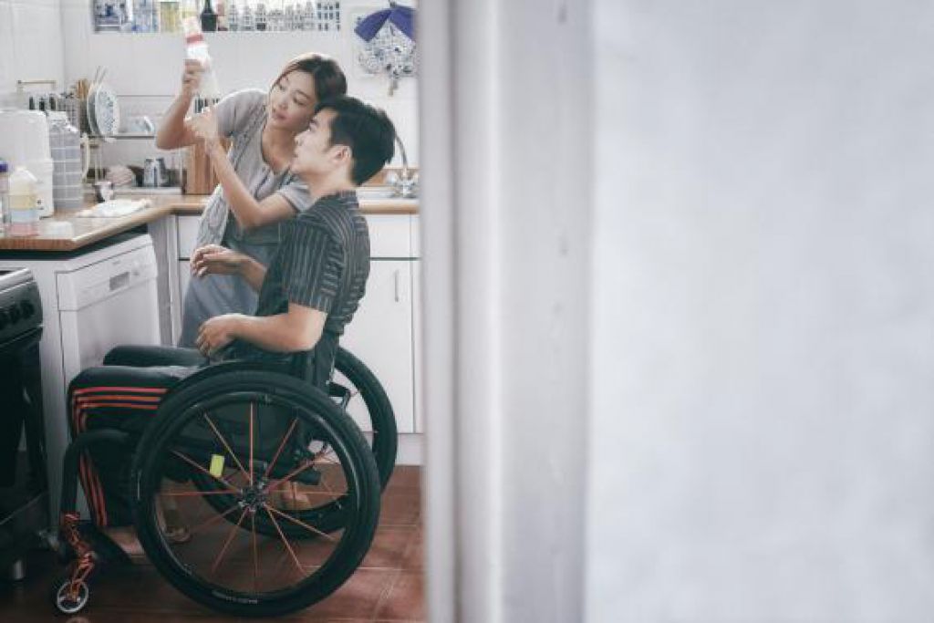 《狮子山上》卫诗雅、林德信饰演新手爸妈共同走过生命难关。