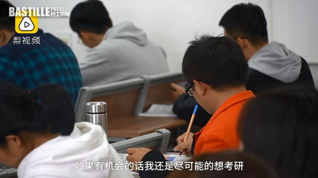 推轮椅接送次子 慈母无言照顾3残障儿：全家健康就高兴