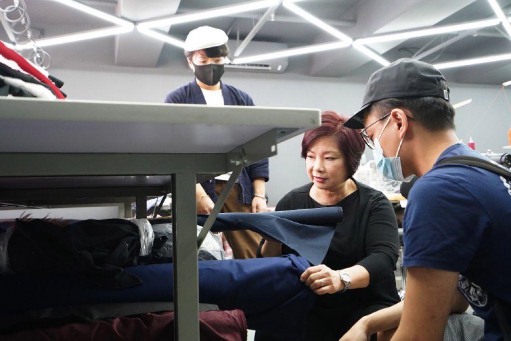 每當有客人到訪，姜太都會仔細和他們傾談，了解用家有何需要。