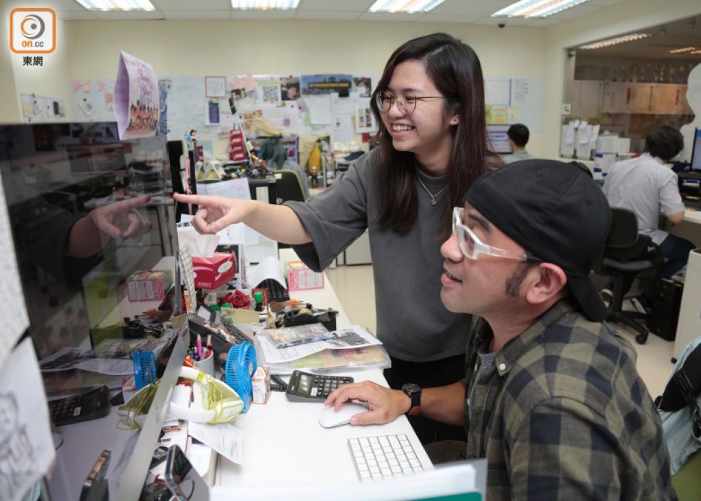 小平（前）与Iris合作期间气氛融洽。