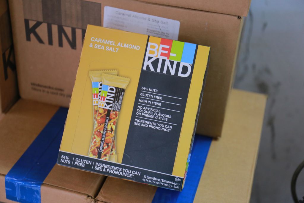 「愛心飯團」疫情下停派飯　改收集生活物資　輪椅贈八旬婆婆街坊