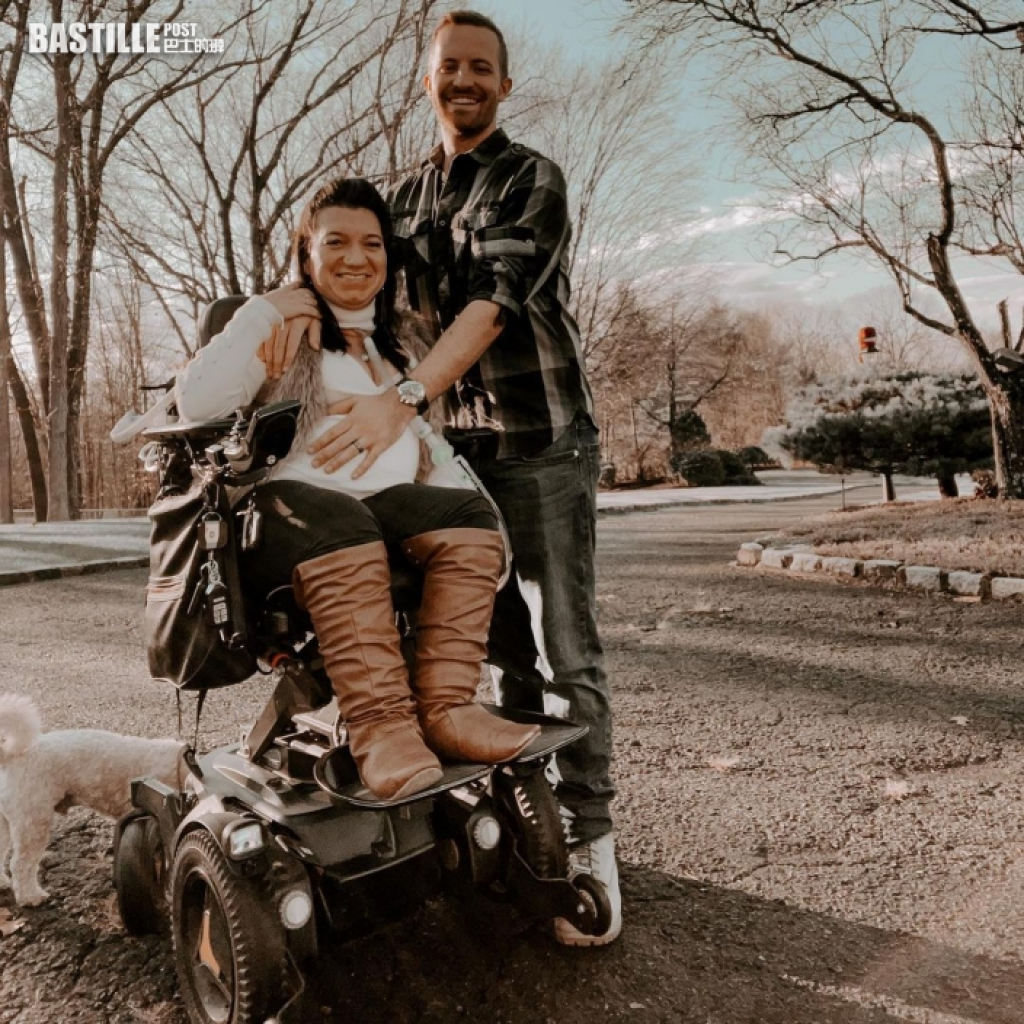 脊柱损伤女终生坐轮椅 永不言败遇真爱更如愿怀孕