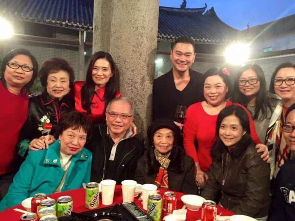 余毛姐在圈中有不少好友，鄧達智很關心她的情況。