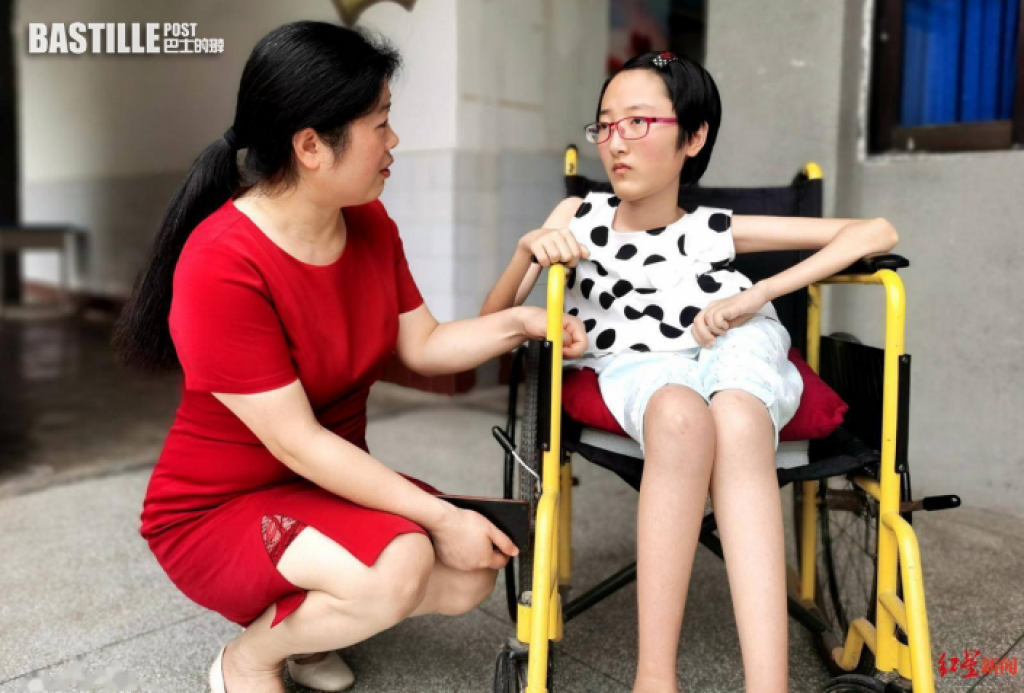肌肉萎缩女从小坐轮椅 发奋读书欲报读电脑系：在网络遨游天地