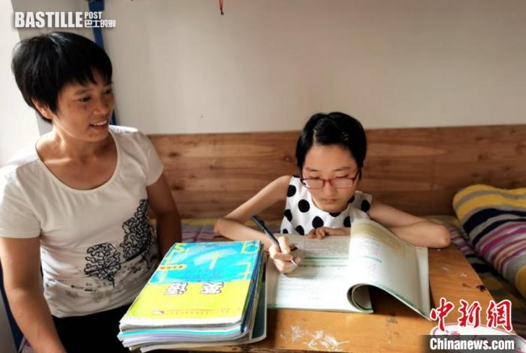 肌肉萎缩女从小坐轮椅 发奋读书欲报读电脑系：在网络遨游天地