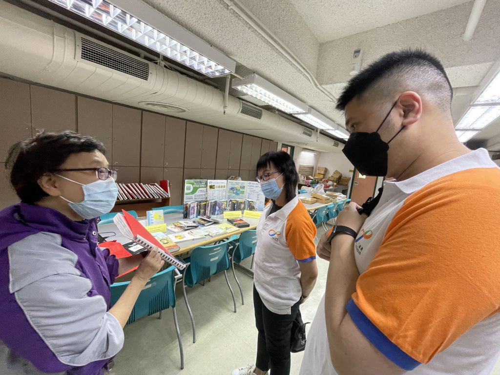 盲人輔導會員工指，電影口述影像可以讓視障朋友“看電影”，公平地獲得娛樂。