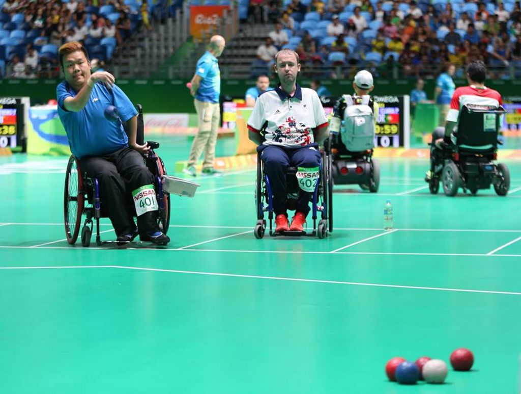 梁育榮（左），將代表香港出戰東京殘奧混合BC4級個人賽及混合BC4級雙人賽。（香港殘疾人奧委會暨傷殘人士體育協會提供）