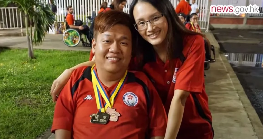 多得教练老婆不离不弃 努力实现对她的承诺。