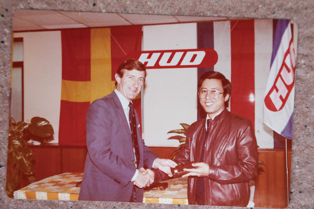 桂宗憑自身的努力，加上公司高層的賞識，由船廠傢俬部學徒，一步步被擢升為管理層。（湯致遠攝）