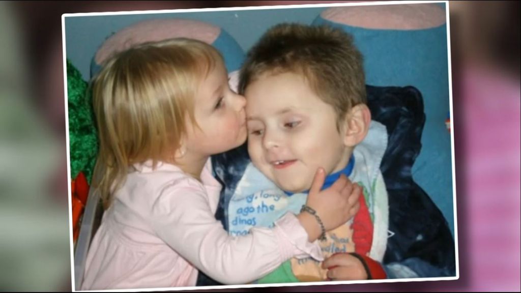 Susan 和 Jeffrey Bergeman 作為年輕的兄弟姐妹在一起。蘇珊說，她一直覺得和哥哥關係密切。