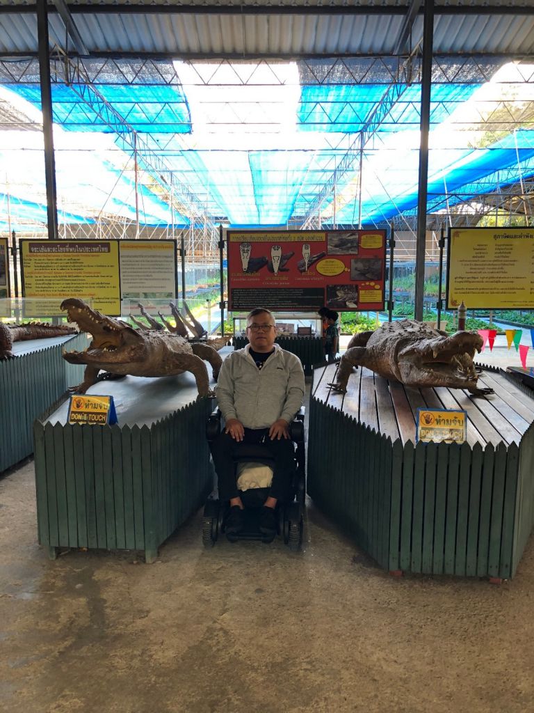 Simon熱愛旅行，經常會到外國出行，在使用WHILL的短短數年，已分別與它結伴走過北海道、東京、大阪及泰國等地，一路暢通無阻。