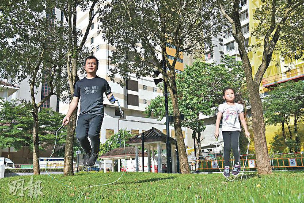 運動父女檔 一條繩，不單令Roy和芷渝成為運動上的好拍檔，也令父女關係更密切。