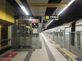 電梯位於往荃灣方向列車車尾位置