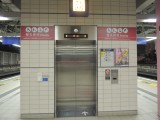 电梯供上下车站月台及地面出入口