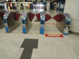 站內設有闊閘機供行動不便人士使用